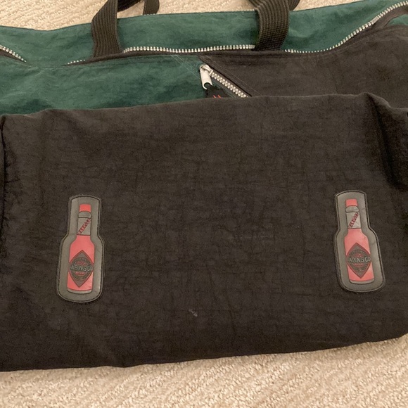 Evergreen and Black Nylon lightweight lined tote - Picture 4 of 10